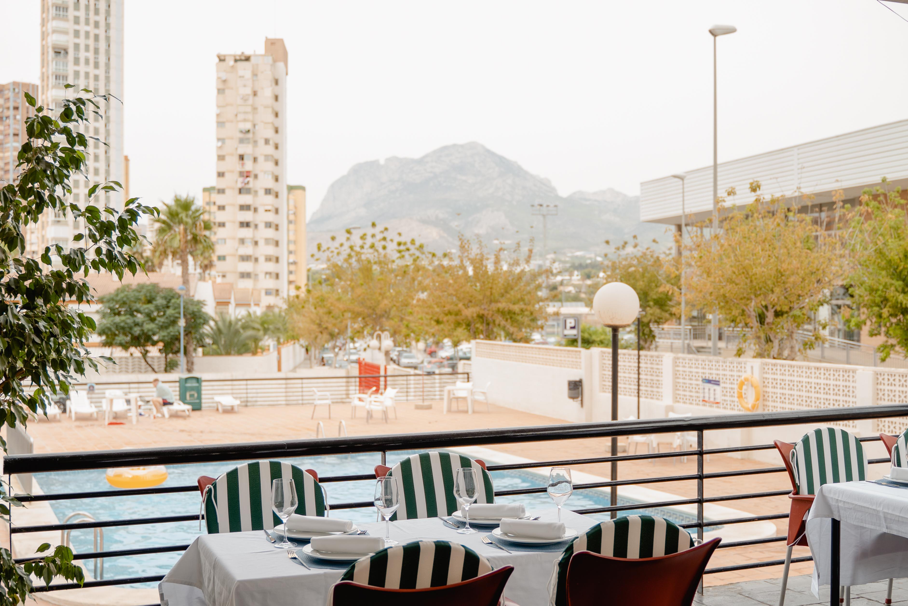 Luxmar Apartaments Бенидорм Екстериор снимка
